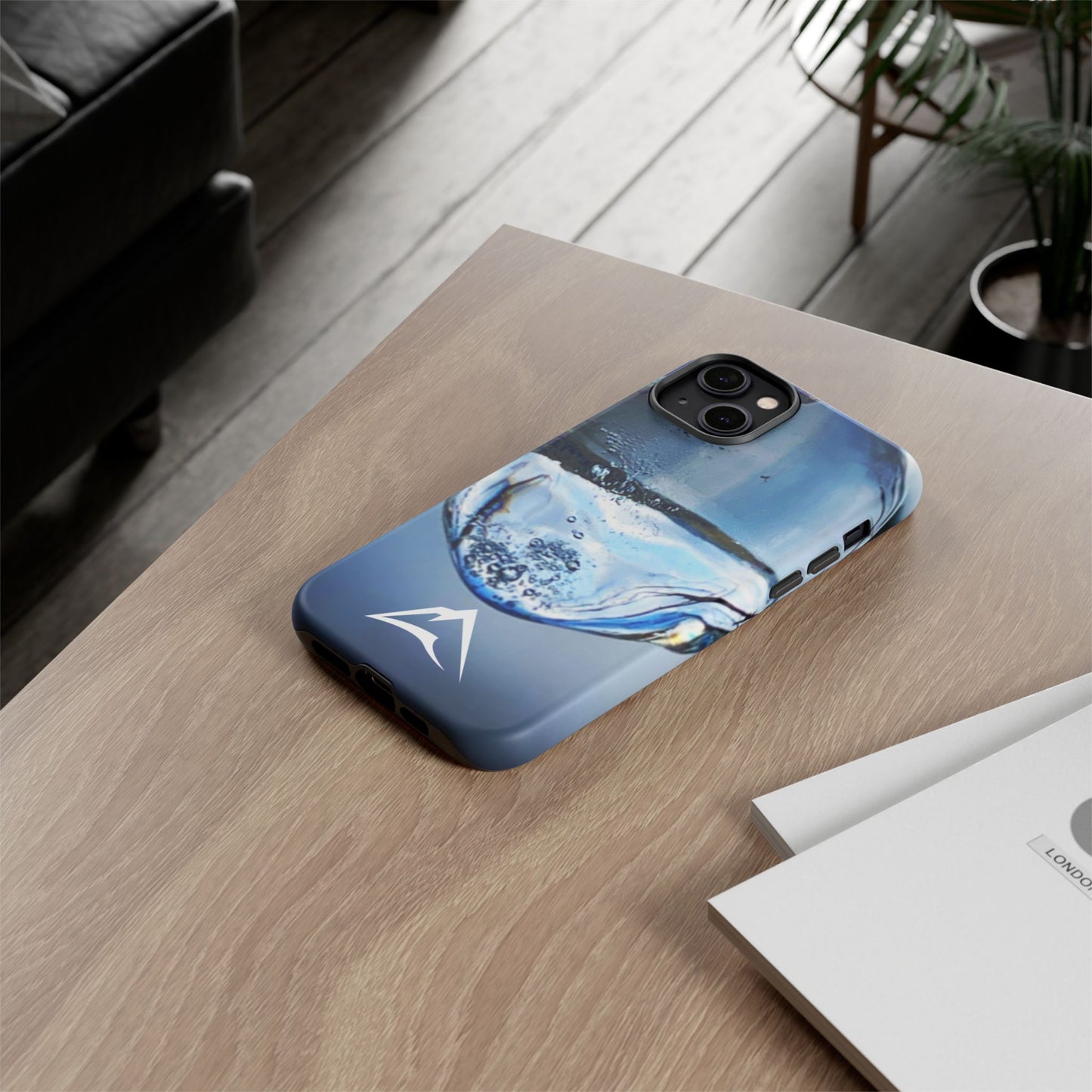 Tough Case | Photo: Time Frozen