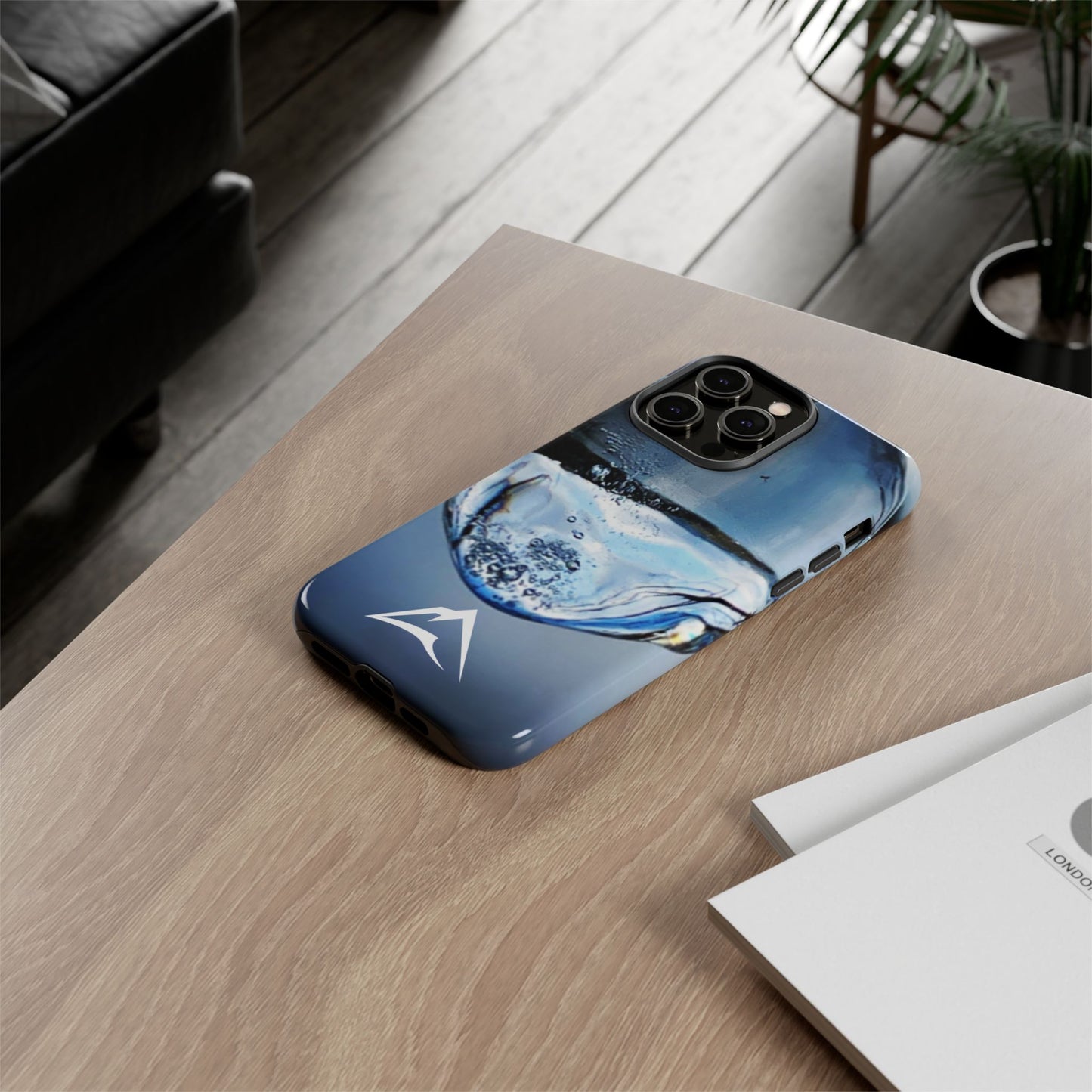 Tough Case | Photo: Time Frozen