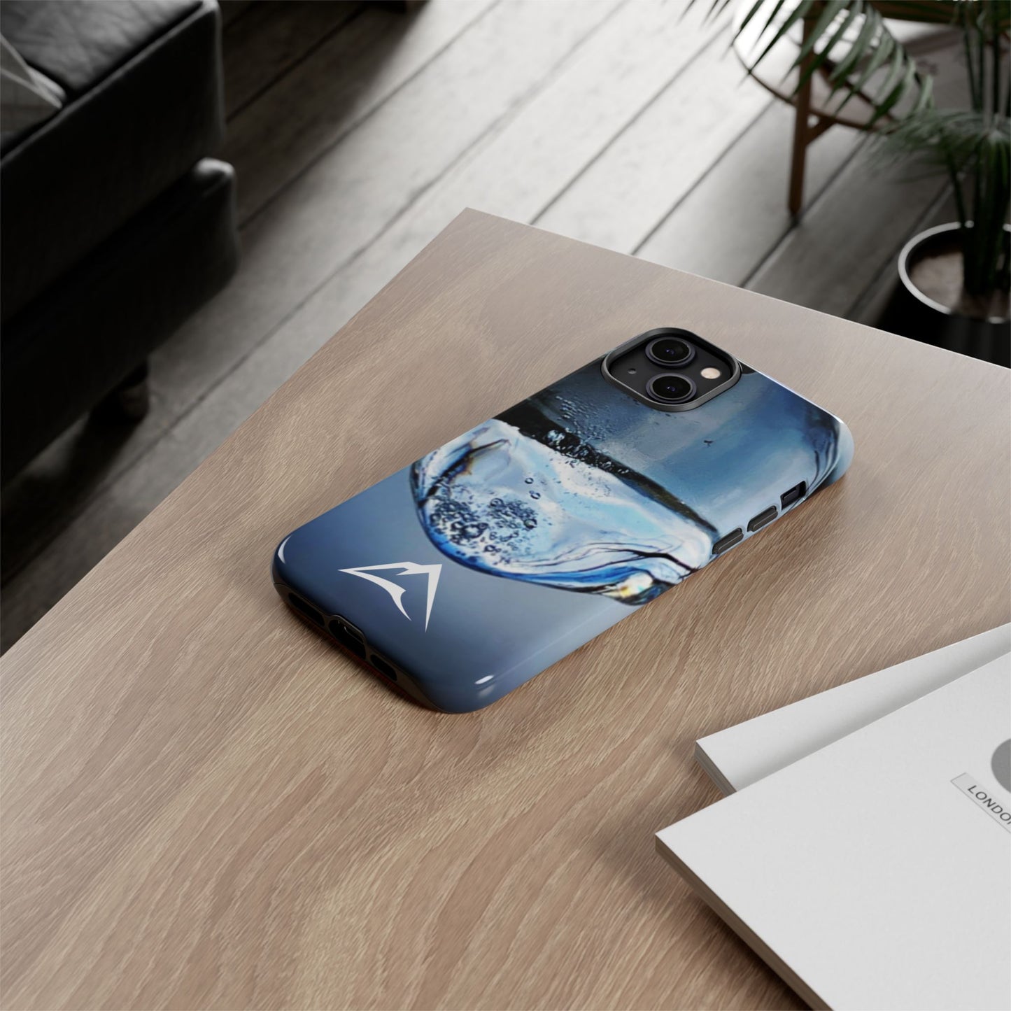 Tough Case | Photo: Time Frozen