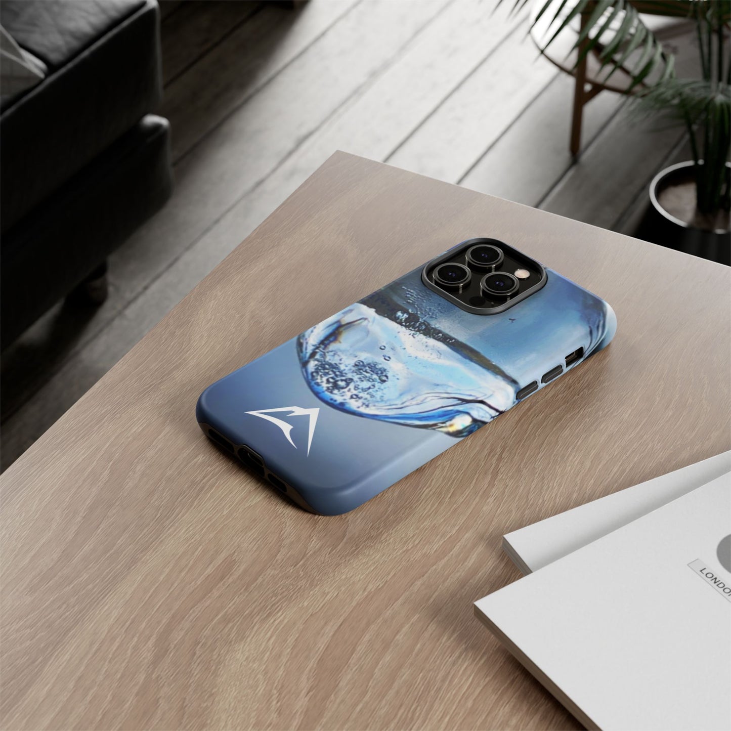 Tough Case | Photo: Time Frozen