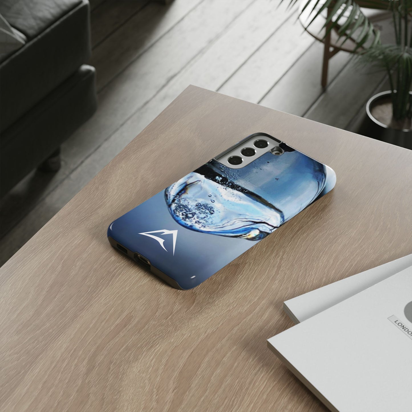 Tough Case | Photo: Time Frozen